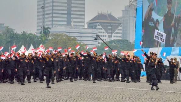 Senkom Mitra Polri menyatakan dukungan penuh terhadap institusi Polri agar tetap berada langsung di bawah Presiden Republik Indonesia.